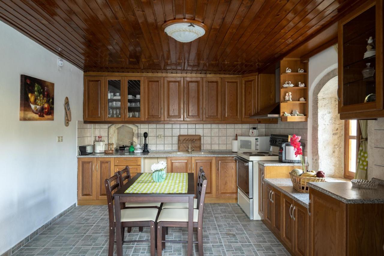 Villa Tzaniana Apomarma 외부 사진