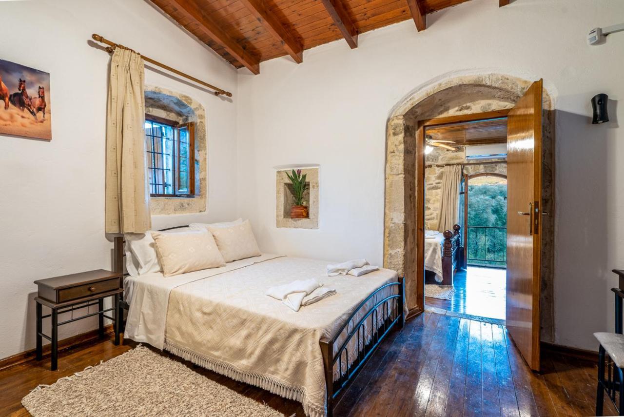 Villa Tzaniana Apomarma 외부 사진